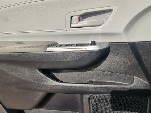 2026 Toyota Sienna LE 8 Passenger