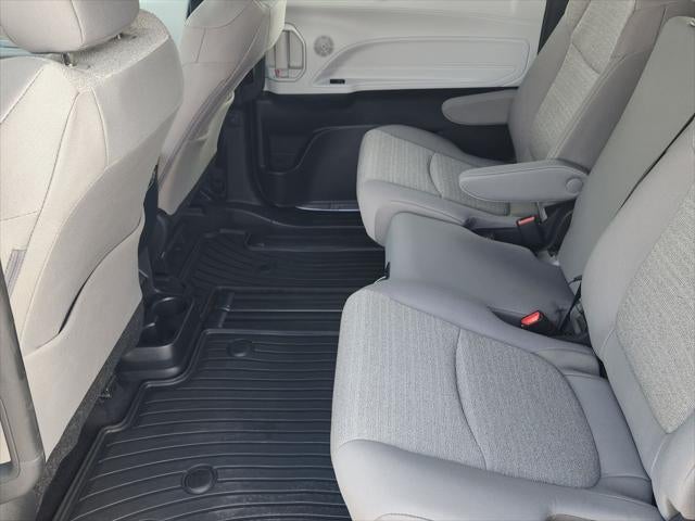 2026 Toyota Sienna LE 8 Passenger