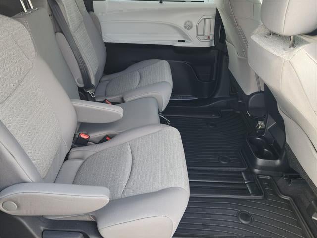 2026 Toyota Sienna LE 8 Passenger