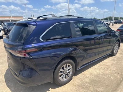 2026 Toyota Sienna LE 8 Passenger