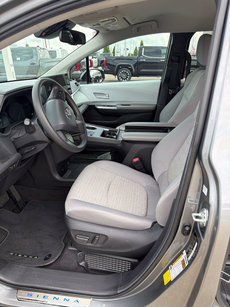 2026 Toyota Sienna LE 8 Passenger