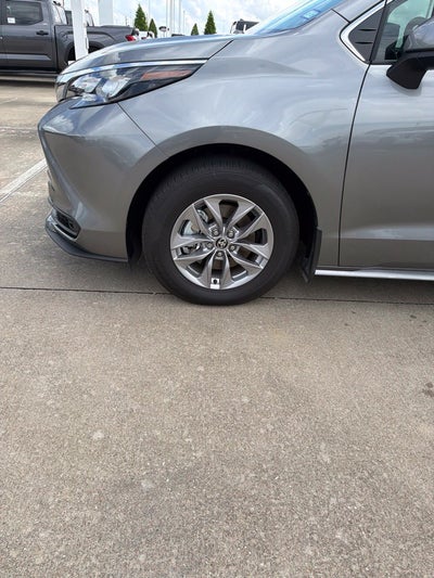 2026 Toyota Sienna LE 8 Passenger