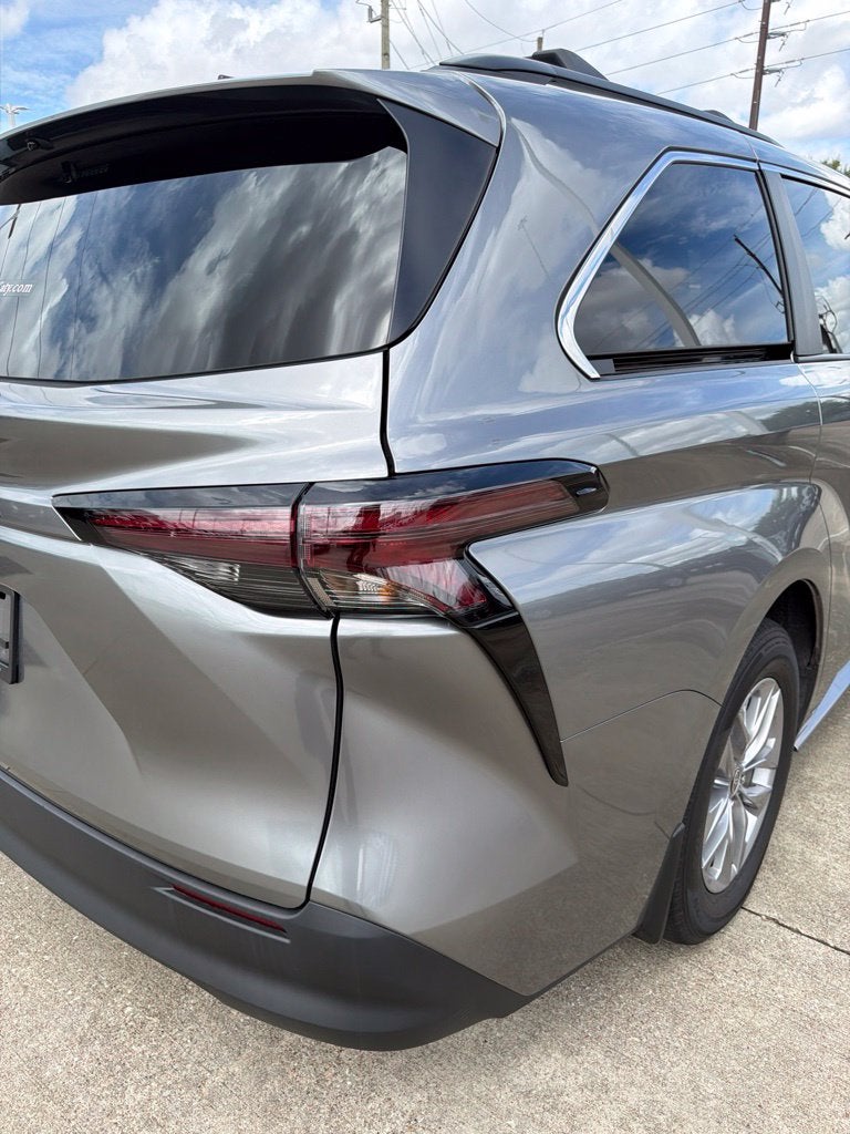 2026 Toyota Sienna LE 8 Passenger