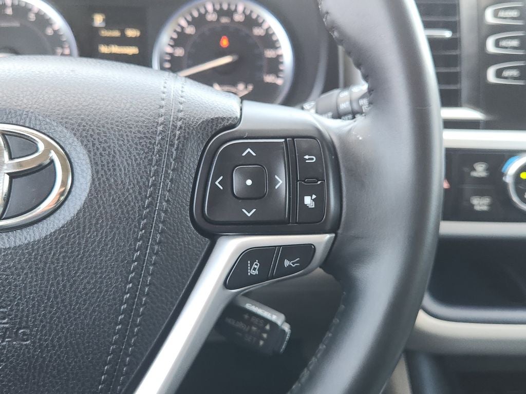 2018 Toyota HIGHLANDER XLE