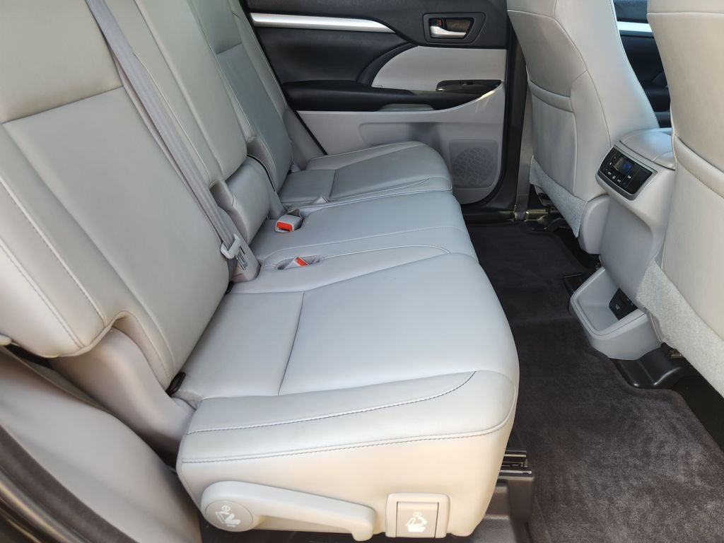 2018 Toyota HIGHLANDER XLE