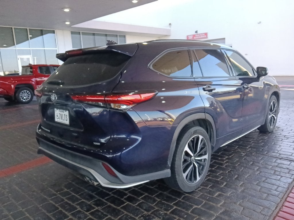 2022 Toyota Highlander XSE