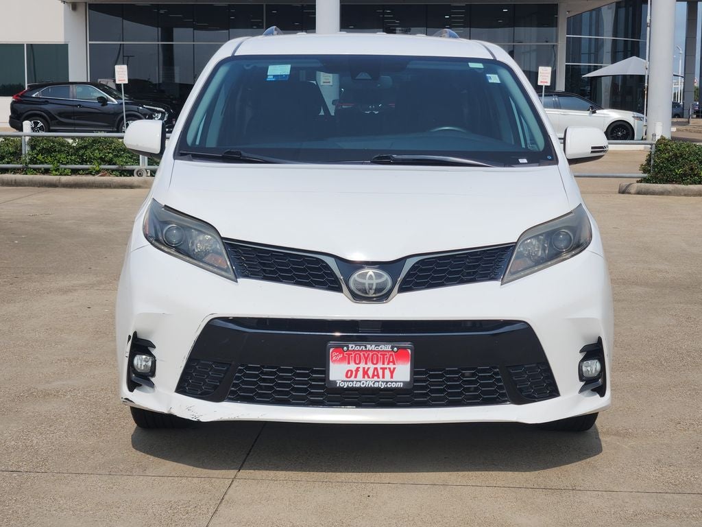 2019 Toyota Sienna SE 8 Passenger