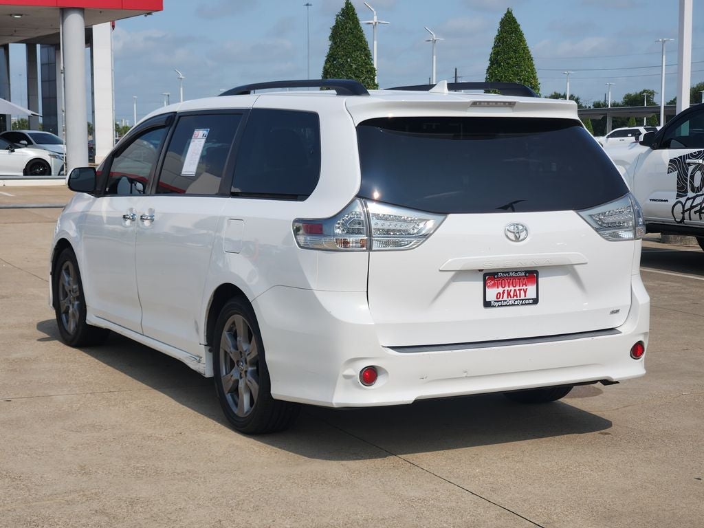 2019 Toyota Sienna SE 8 Passenger