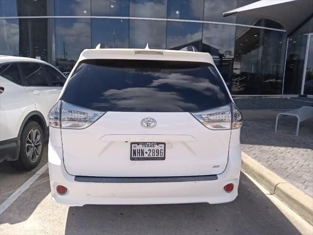 2019 Toyota Sienna SE 8 Passenger