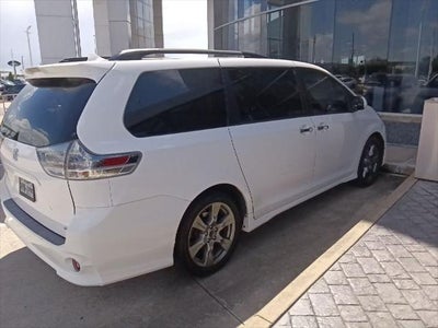 2019 Toyota Sienna SE 8 Passenger