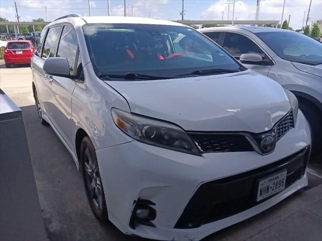2019 Toyota Sienna SE 8 Passenger