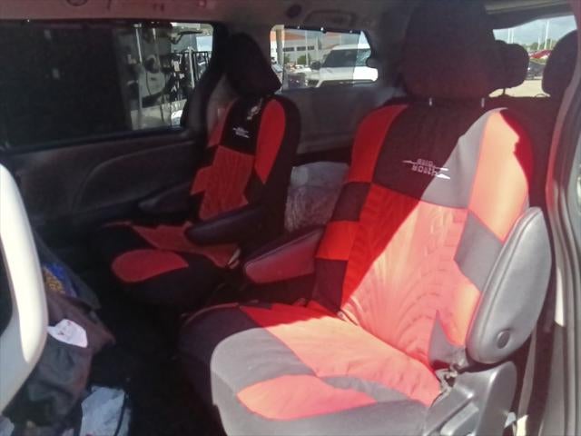 2019 Toyota Sienna SE 8 Passenger