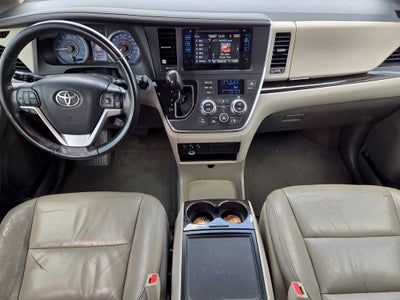 2016 Toyota Sienna XLE 8 Passenger