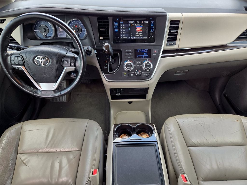2016 Toyota Sienna XLE 8 Passenger