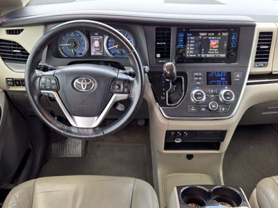 2016 Toyota Sienna XLE 8 Passenger