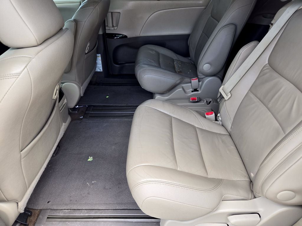 2016 Toyota Sienna XLE 8 Passenger