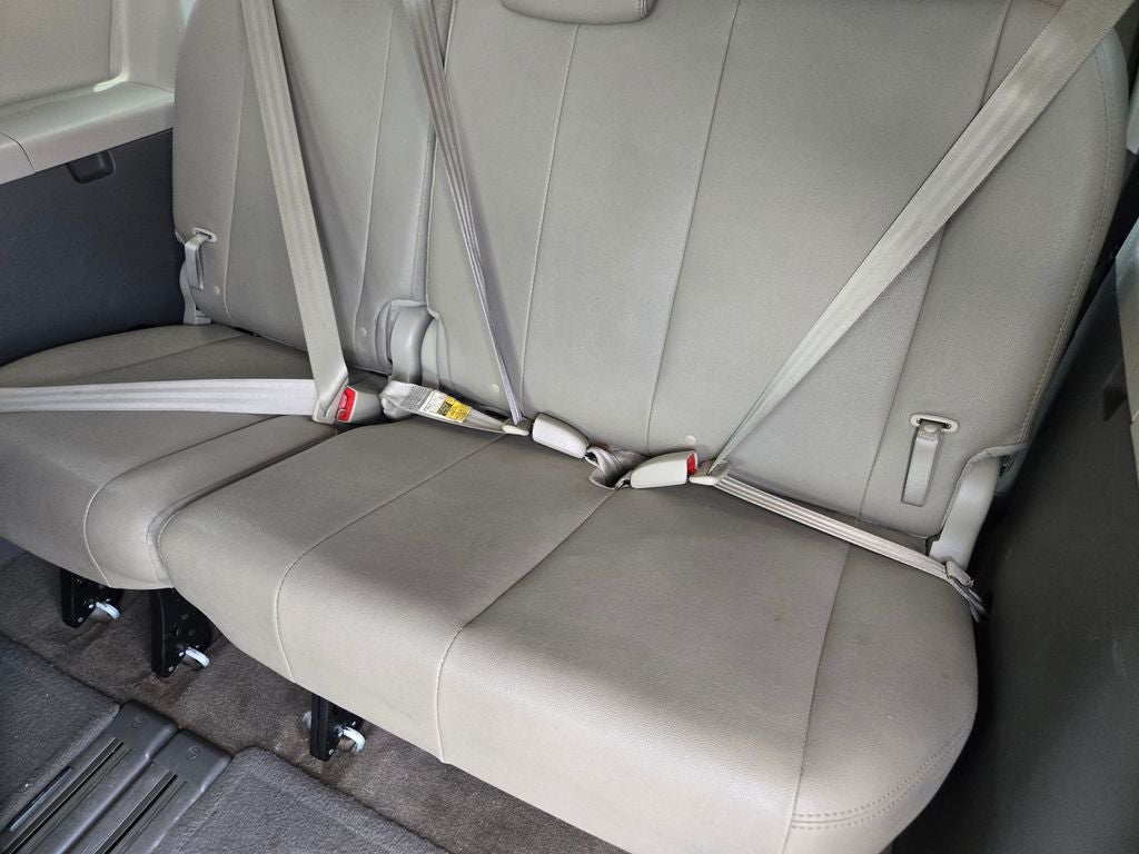 2016 Toyota Sienna XLE 8 Passenger