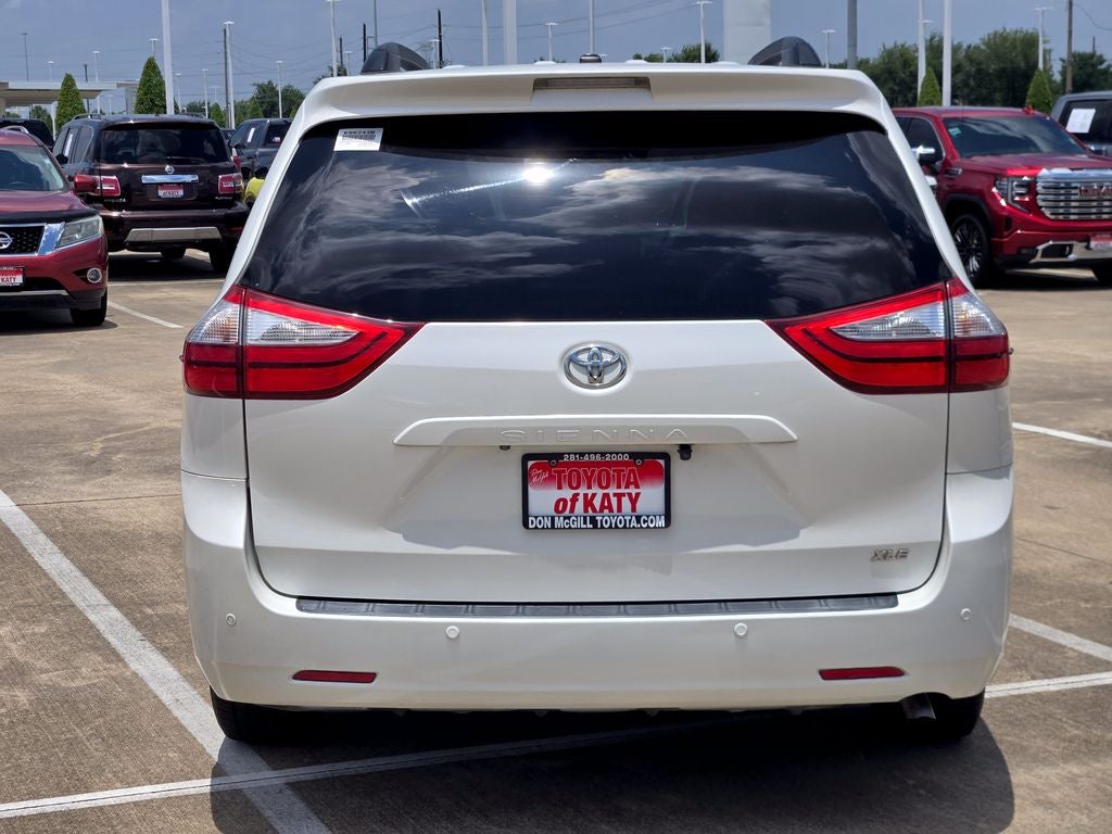 2016 Toyota Sienna XLE 8 Passenger