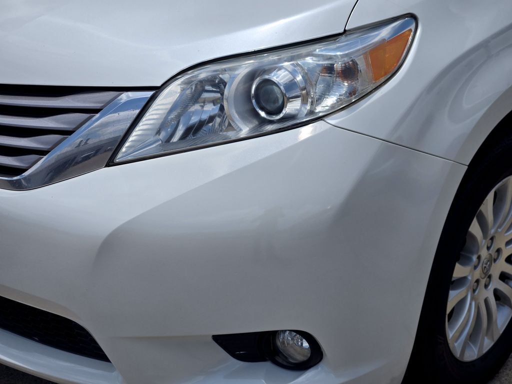 2016 Toyota Sienna XLE 8 Passenger