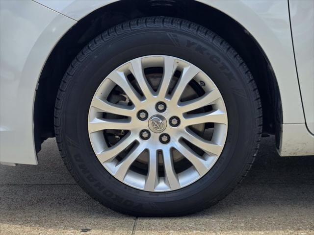 2016 Toyota Sienna XLE 8 Passenger