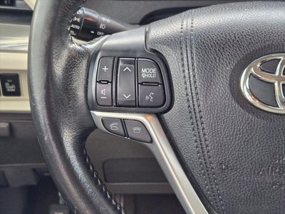 2016 Toyota Sienna XLE 8 Passenger