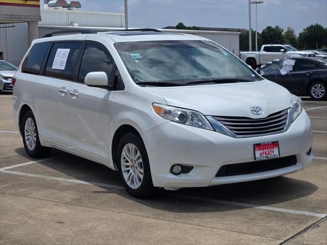 2016 Toyota Sienna XLE 8 Passenger