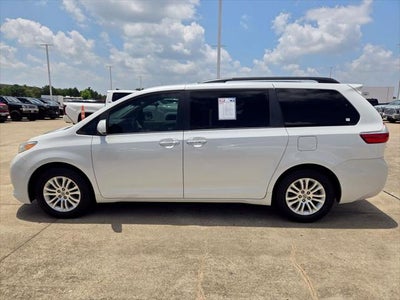 2016 Toyota Sienna XLE 8 Passenger