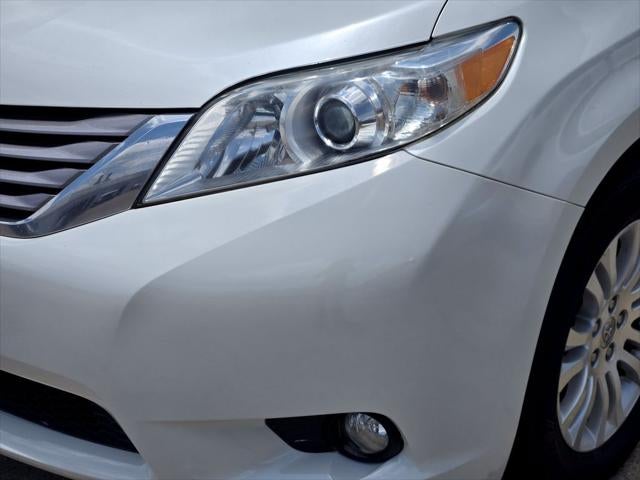 2016 Toyota Sienna XLE 8 Passenger