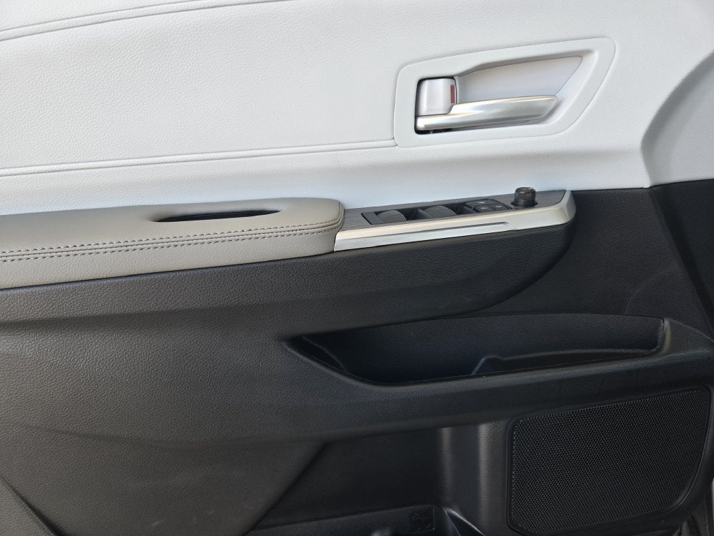 2026 Toyota Sienna XLE 8 Passenger