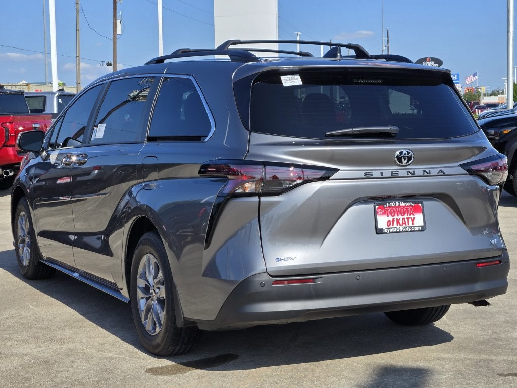 2026 Toyota Sienna XLE 8 Passenger