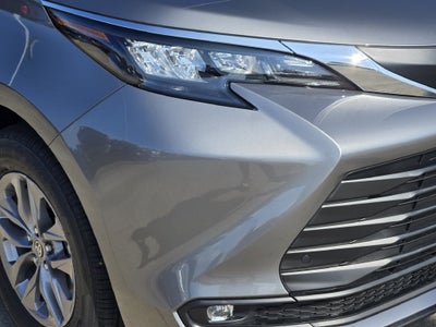 2026 Toyota Sienna XLE 8 Passenger