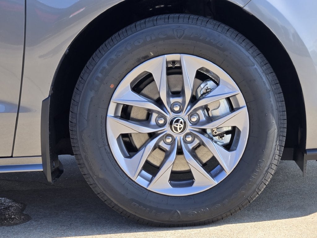 2026 Toyota Sienna XLE 8 Passenger