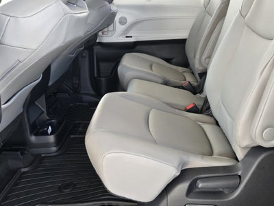 2026 Toyota Sienna XLE 8 Passenger