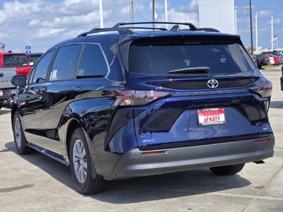 2026 Toyota Sienna XLE 8 Passenger