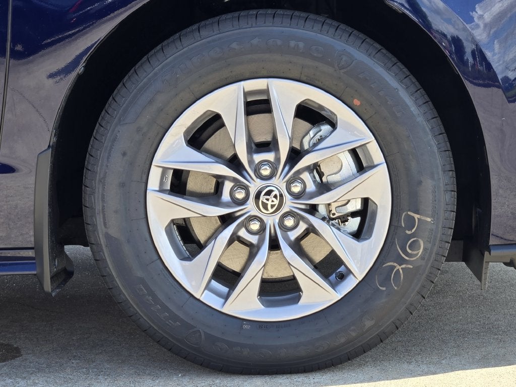 2026 Toyota Sienna XLE 8 Passenger