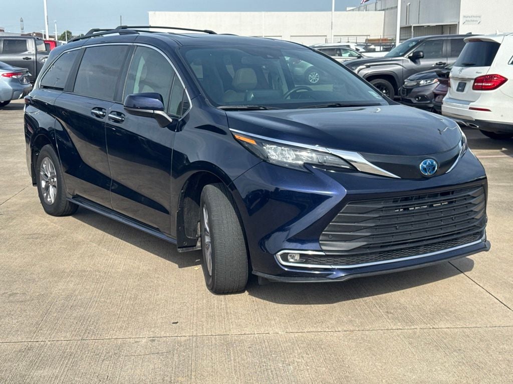 2024 Toyota Sienna XLE 8 Passenger