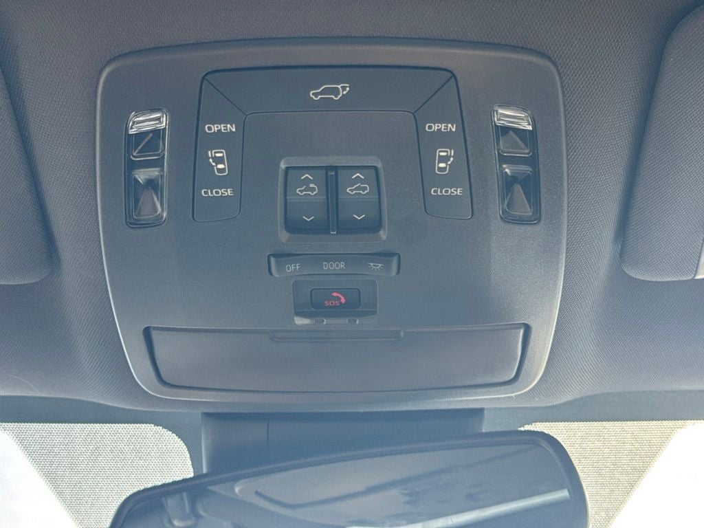 2024 Toyota Sienna XLE 8 Passenger