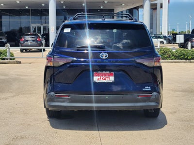 2024 Toyota Sienna XLE 8 Passenger
