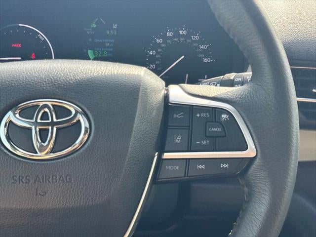2024 Toyota Sienna XLE 8 Passenger