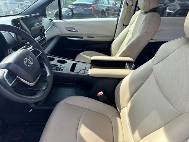 2024 Toyota Sienna XLE 8 Passenger