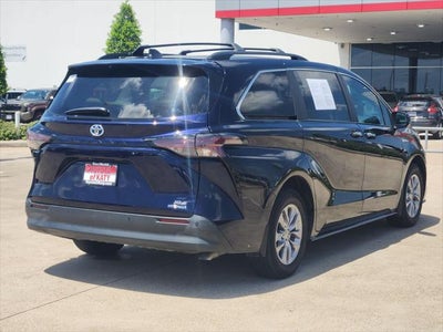 2024 Toyota Sienna XLE 8 Passenger