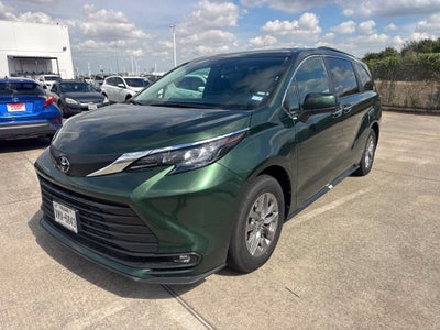 2026 Toyota Sienna XLE 8 Passenger