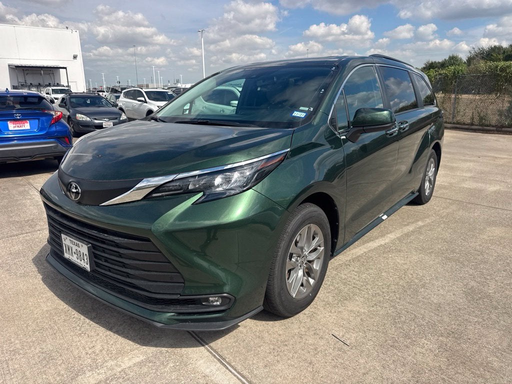 2026 Toyota Sienna XLE 8 Passenger