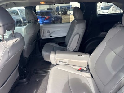 2026 Toyota Sienna XLE 8 Passenger