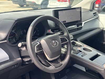 2026 Toyota Sienna XLE 8 Passenger