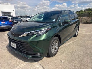 2026 Toyota Sienna XLE 8 Passenger