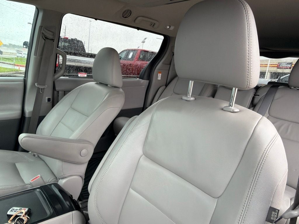 2018 Toyota Sienna XLE Premium 8 Passenger
