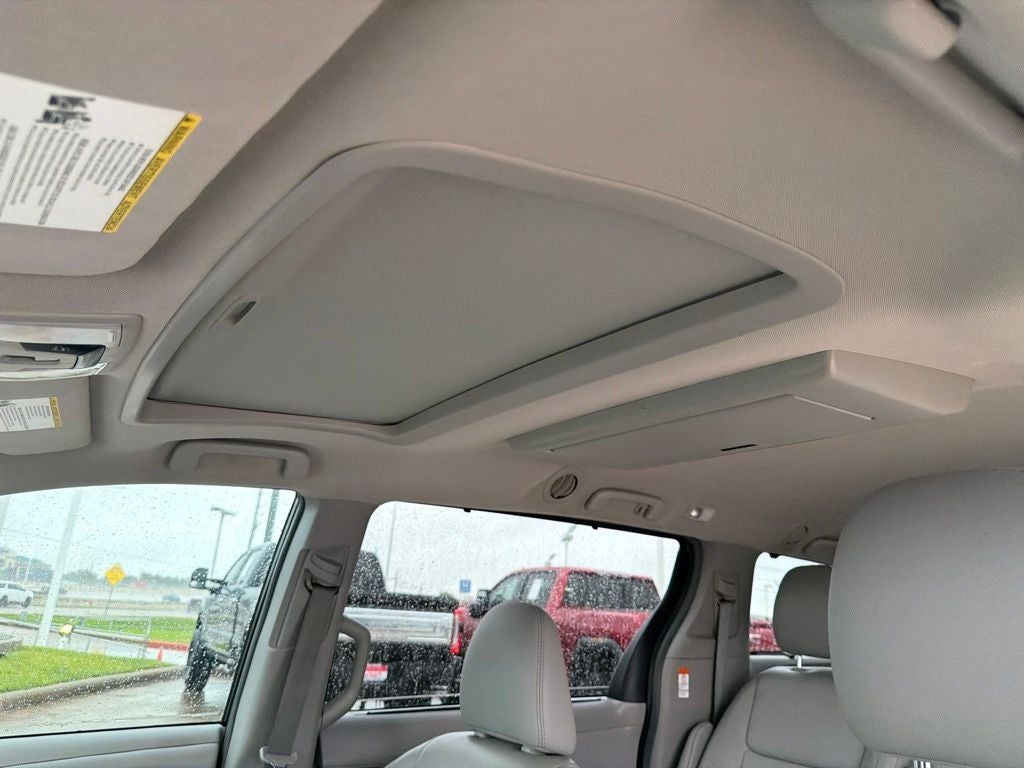 2018 Toyota Sienna XLE Premium 8 Passenger
