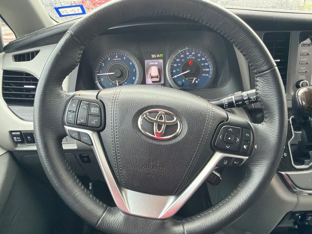 2018 Toyota Sienna XLE Premium 8 Passenger