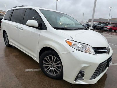 2018 Toyota Sienna XLE Premium 8 Passenger